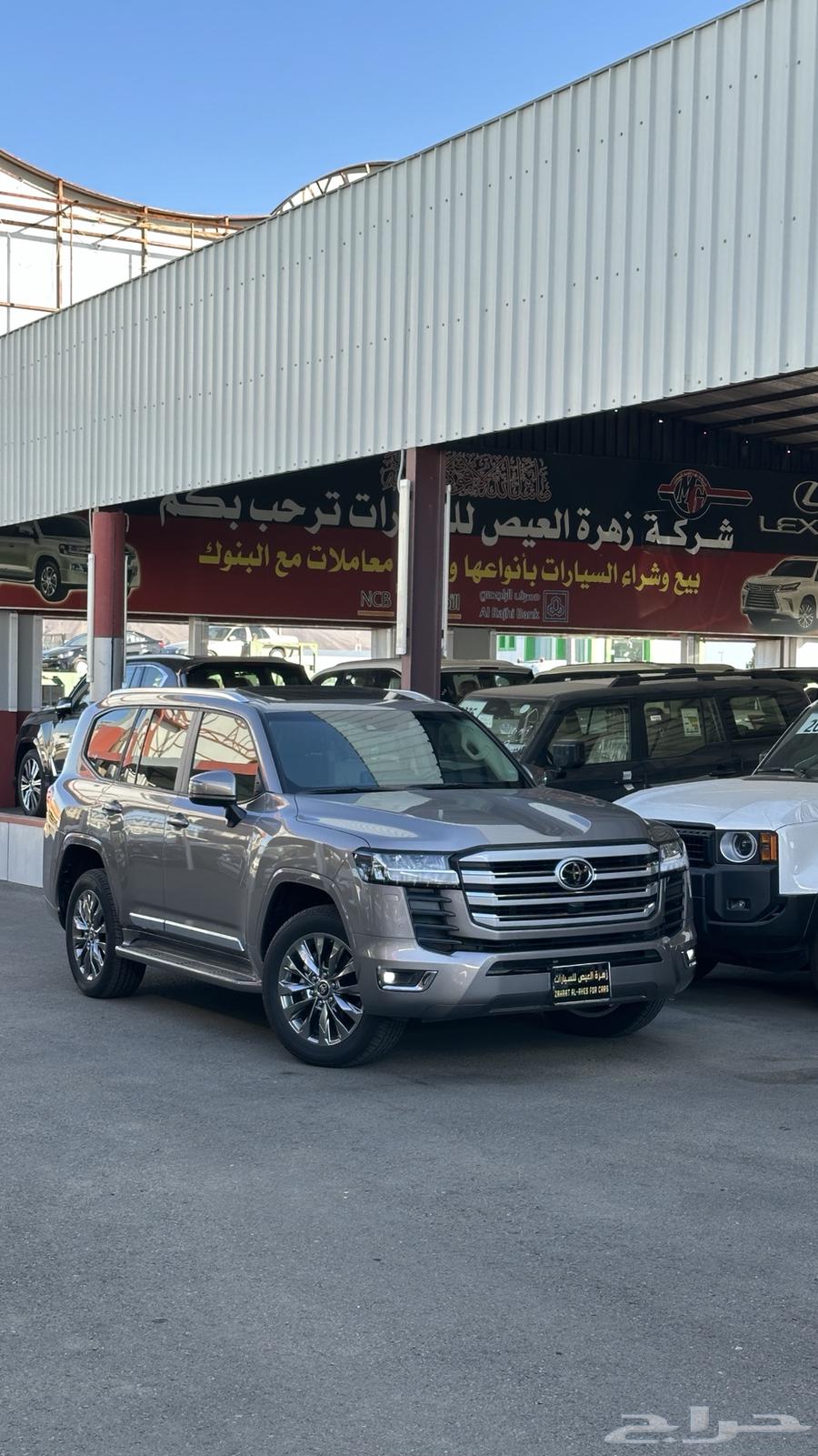 تويوتا لاندكروزر L5 بنزين 2024 عداد 6950كيلوا63363874052994111