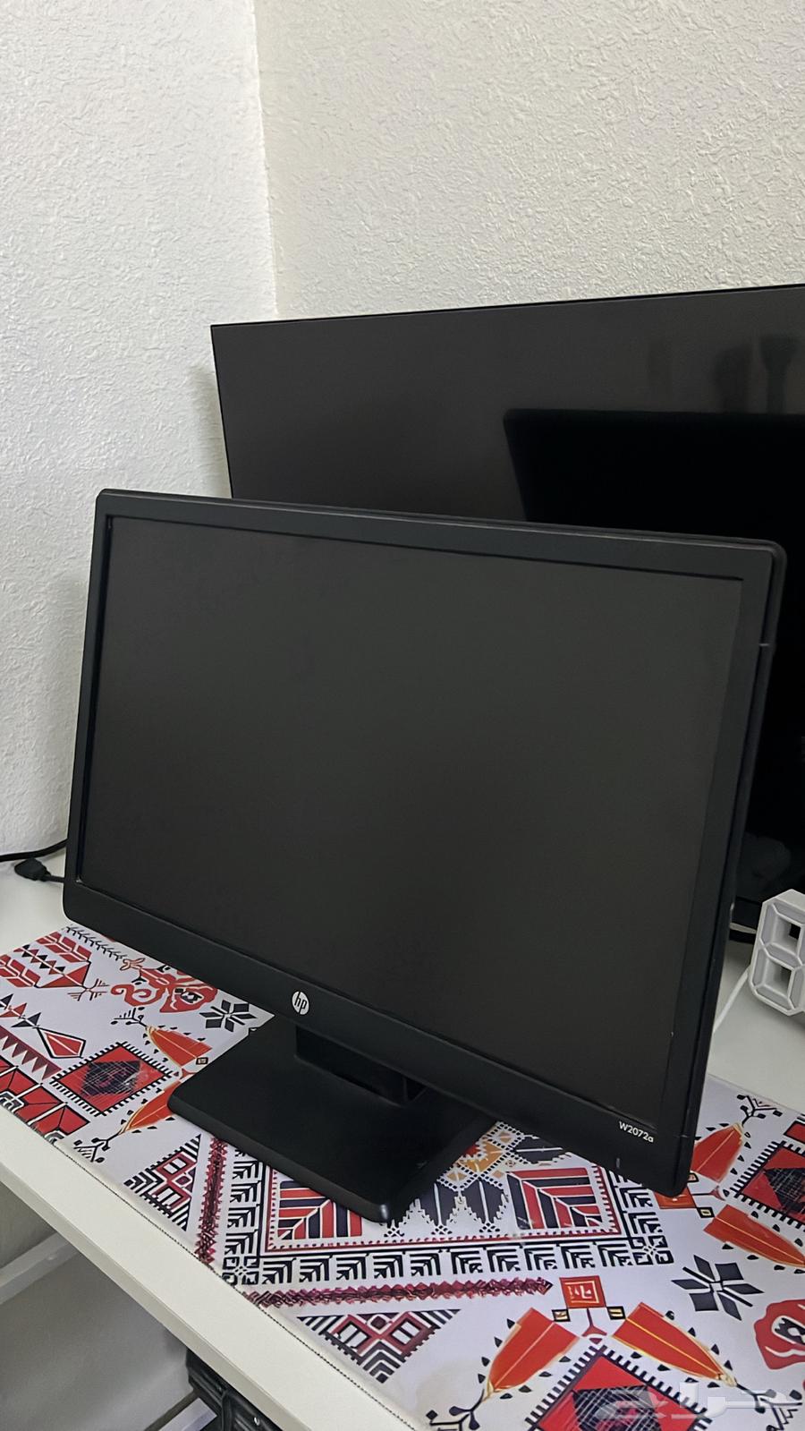 For sale, a gaming screen63360746523393111