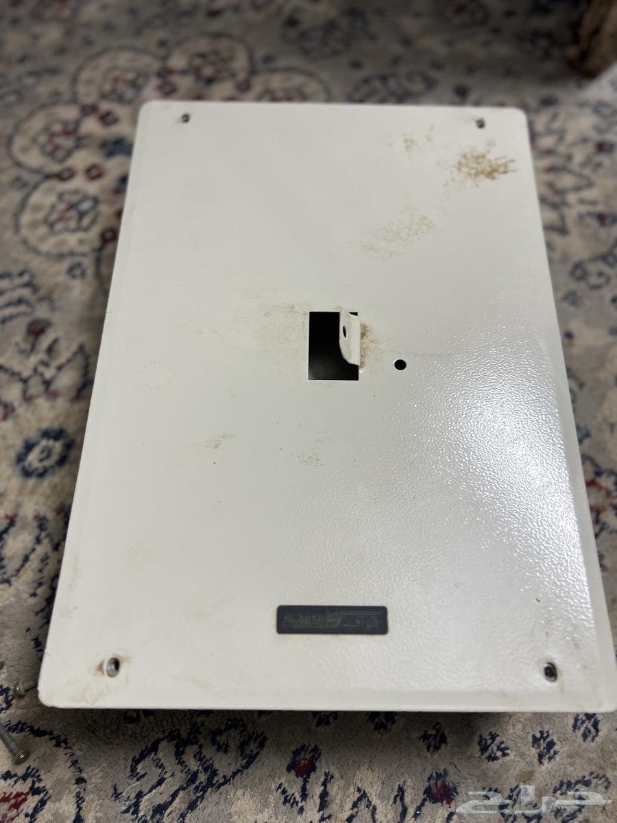 Circuit breaker box without a breaker (the enclosure only), never used63240389449218110