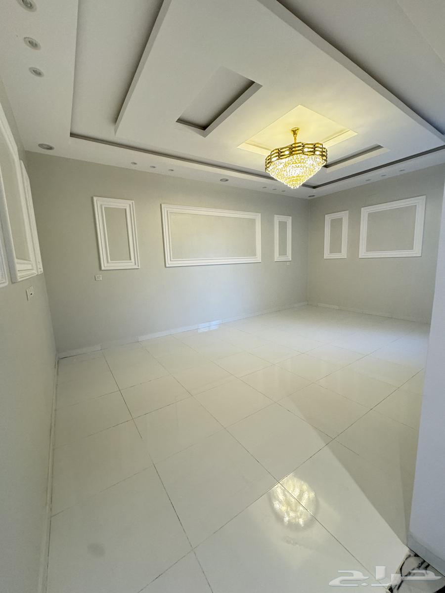 للبيع دور ارضي مع مشب ومدخل سيارة ب 650 الف63008501996929113