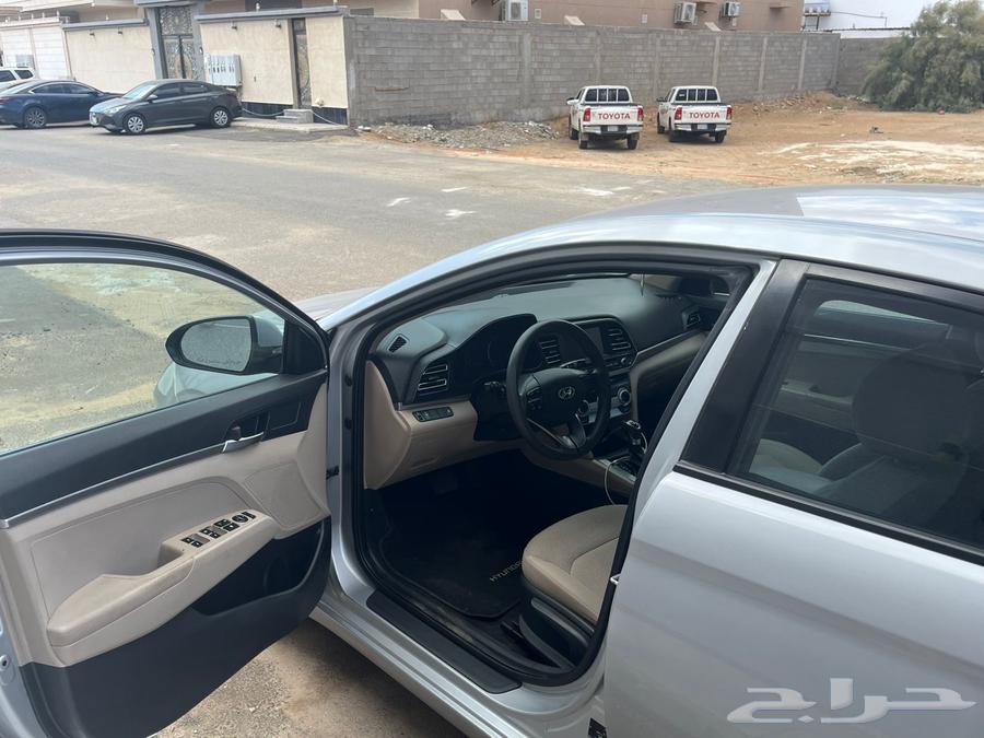Hyundai Elantra63360848094594111