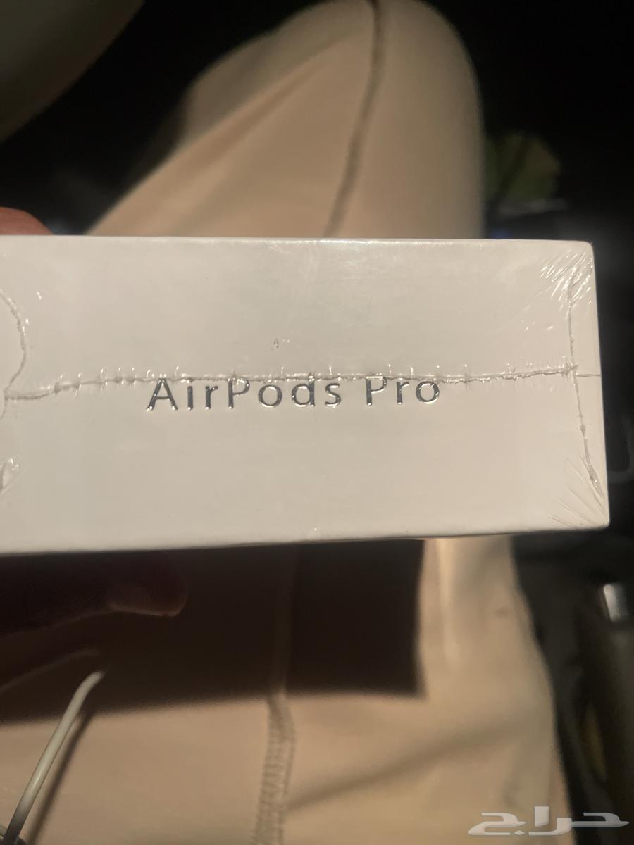 Original Apple earphones, brand new with box63233869561219112