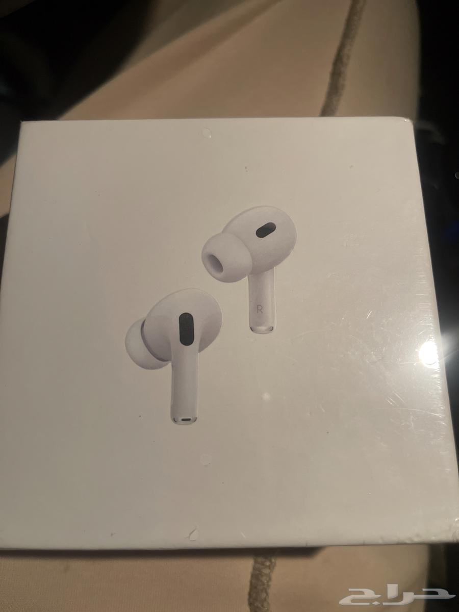 Original Apple earphones, brand new with box63233869561219111