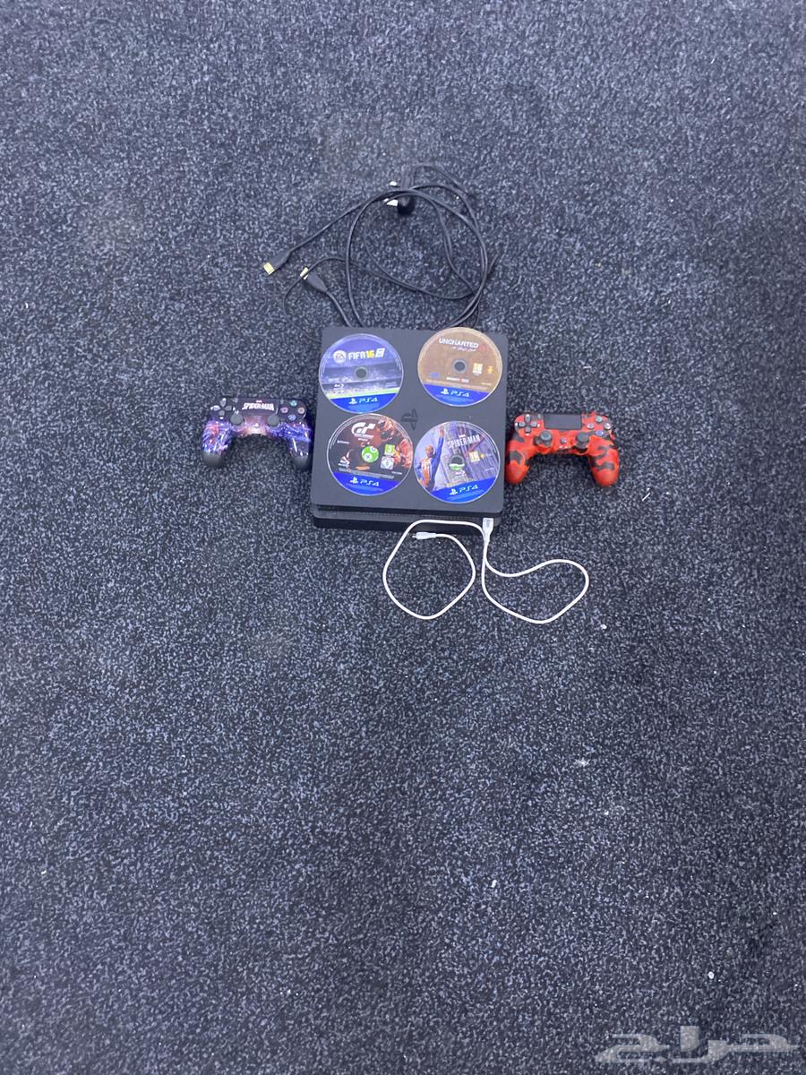 Sony four with two hands and four bands632338475010571126