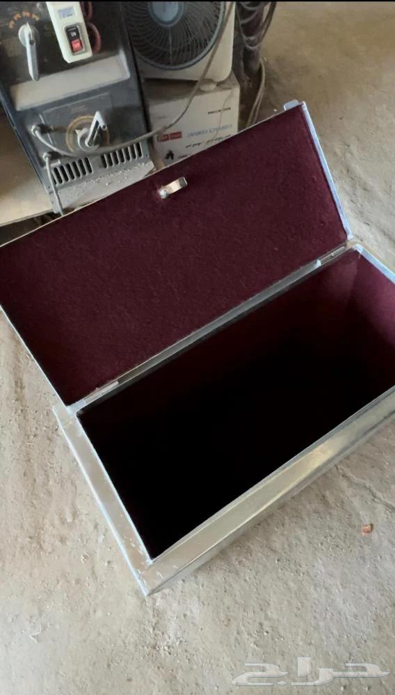 A small elegant bag next to the spare tire for the chassis pocket633585327786251117