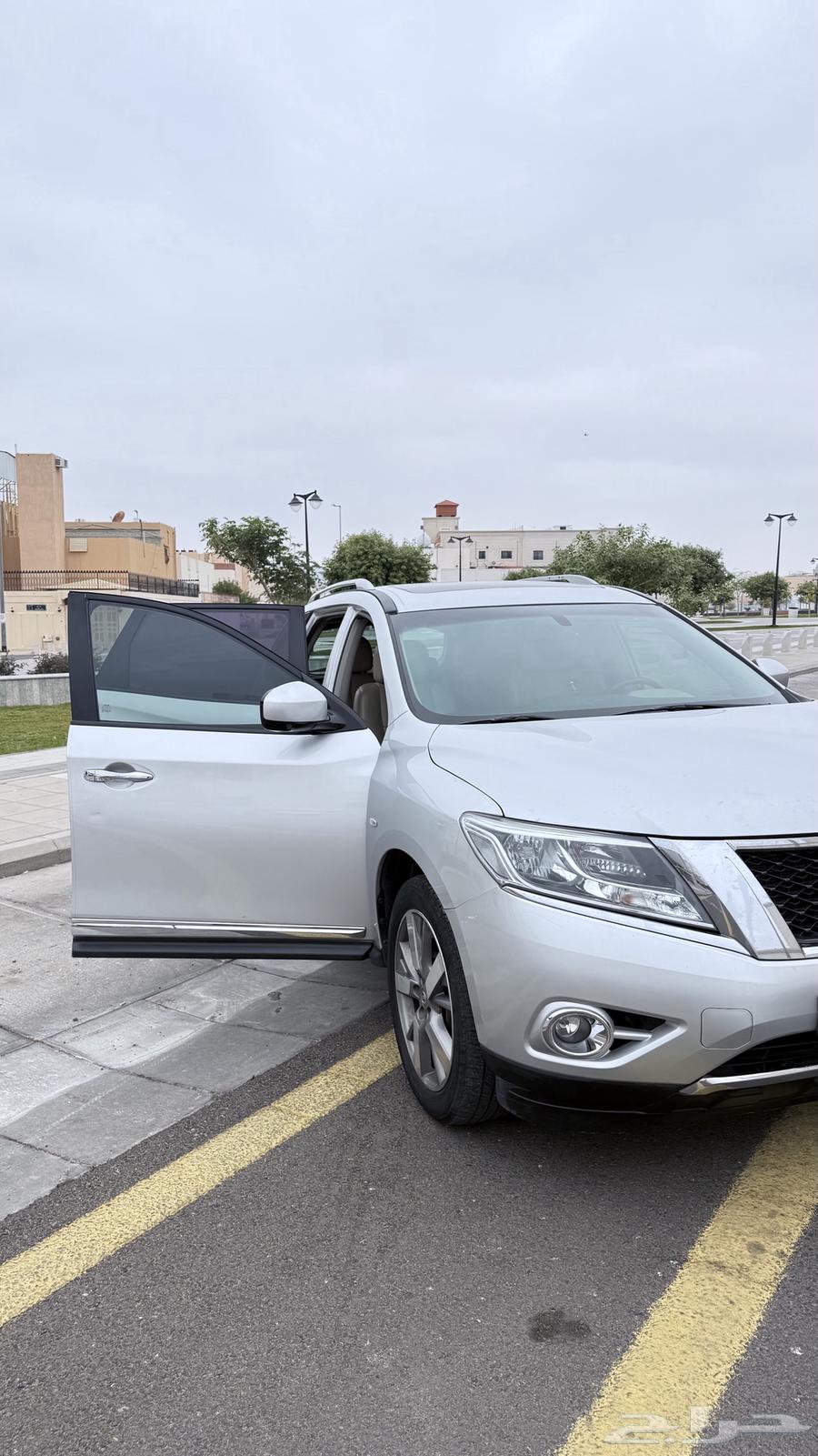2017 Pathfinder car, fully loaded63355549991938112