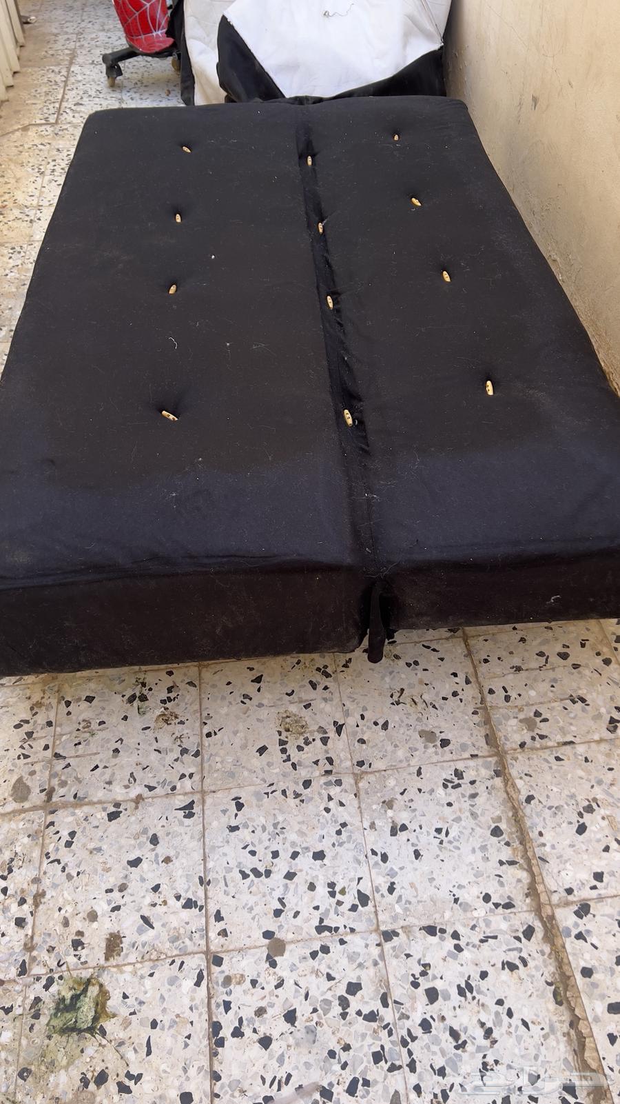 A book that turns into a bed at the same time63532027267842110