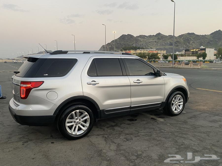 Ford Explorer 2013 XLT Silver Color, Low Mileage, Perfect Condition63350892313089113