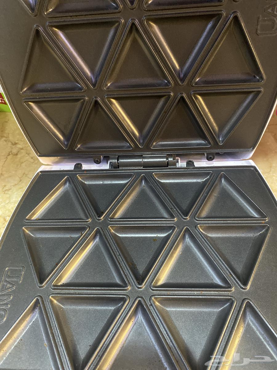 A semi-new samosa maker63229030379139111