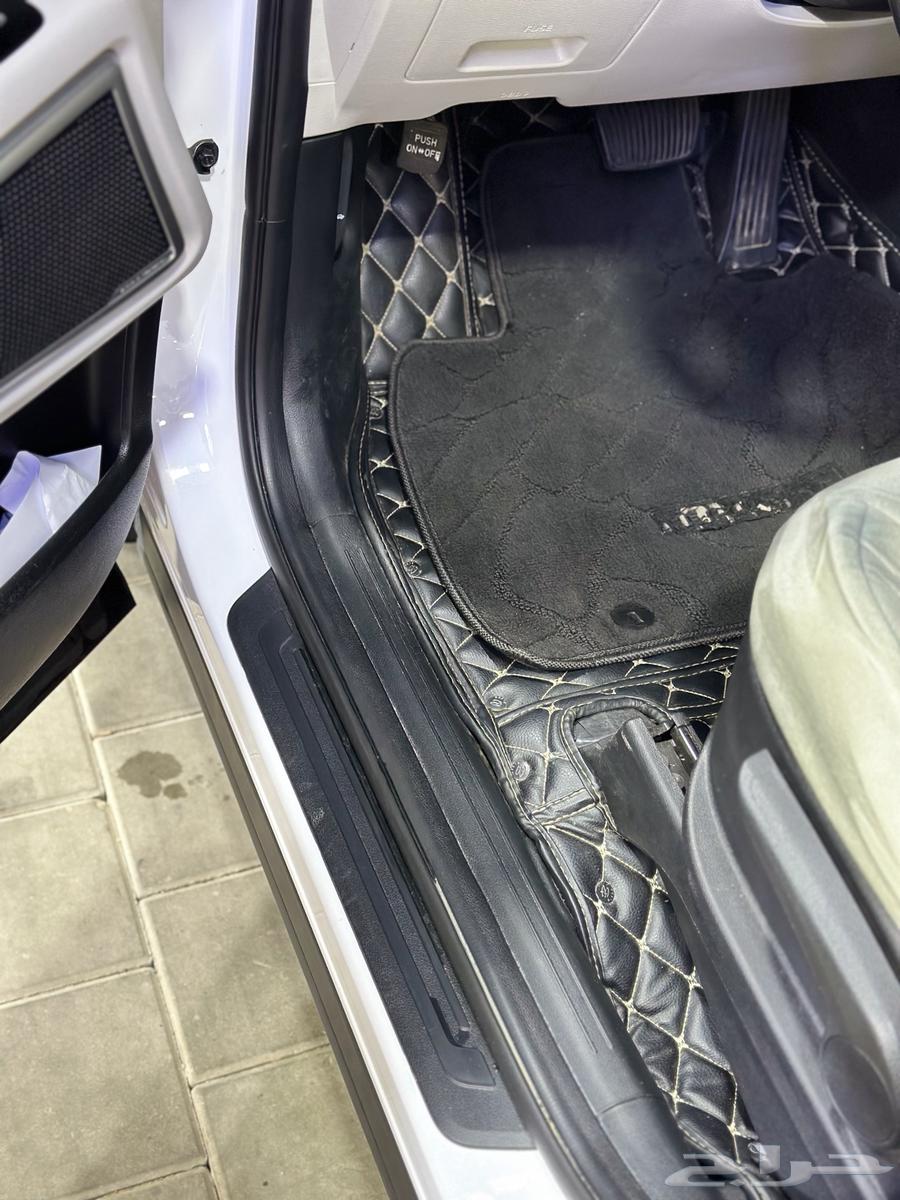 I want Kia Telluride and the agency should be on the condition of double.63346245094786111
