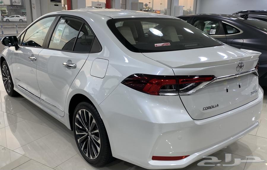 تويوتا كورولا 2025 XLI مطور فتحة سقف 2.063347404248578113