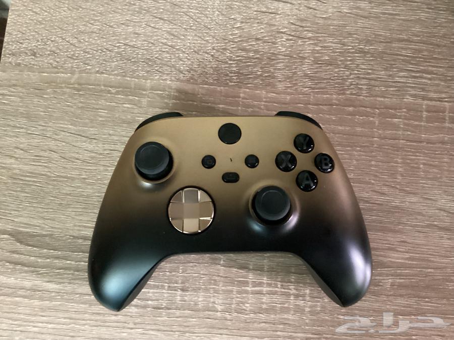 Xbox Series X controller in gold color63228523736578112