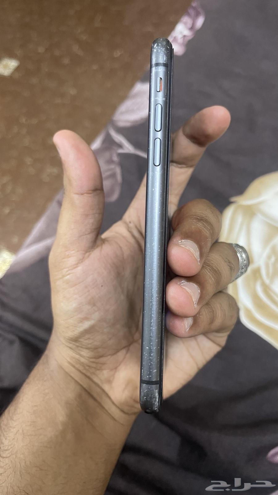 للبيع آيفون 11 عادي 128 قيقا63224054157571111