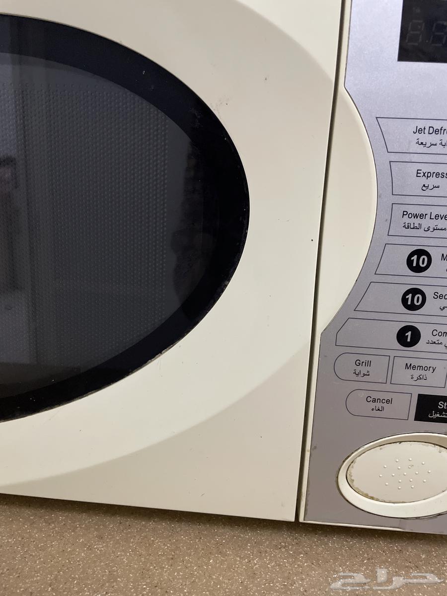 Almost new microwave63225447391361111