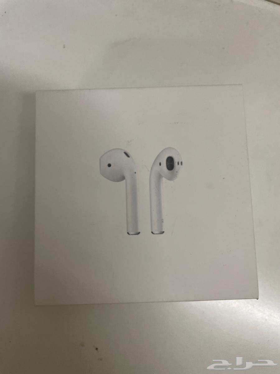 Used and clean earbuds63224544115585114