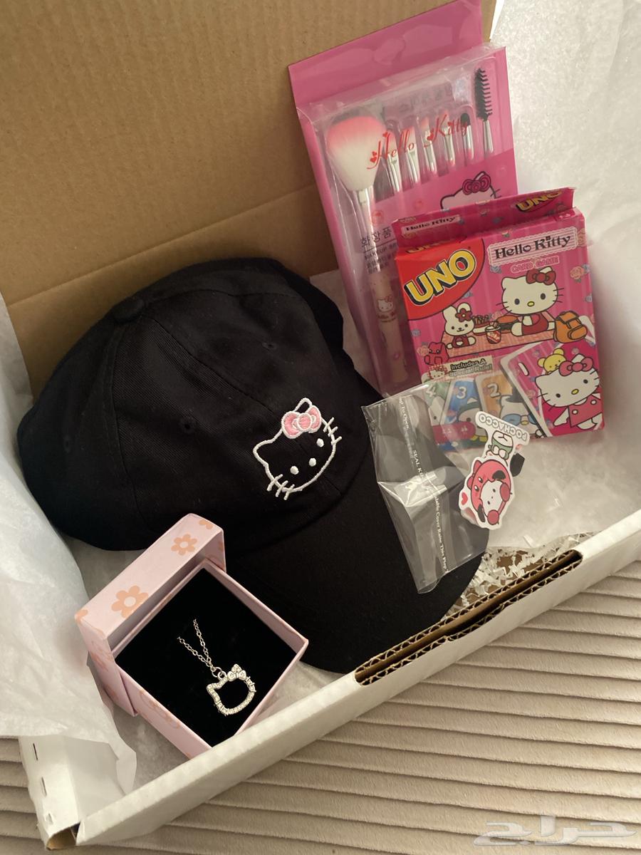 Hello Kitty gift boxes, we deliver anywhere with shipping.63225431885570111