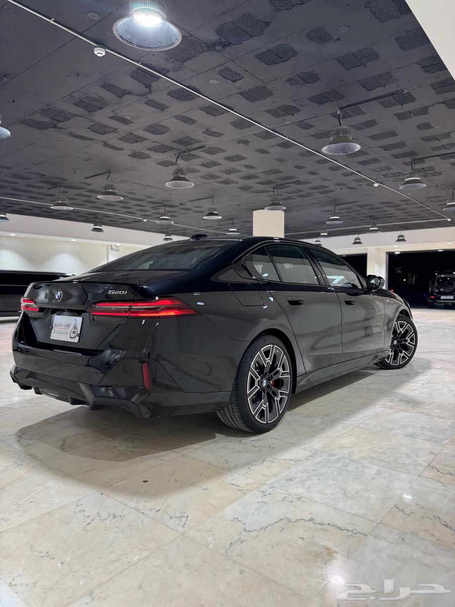 BMW 520i 2025 model for rent63341614495619112