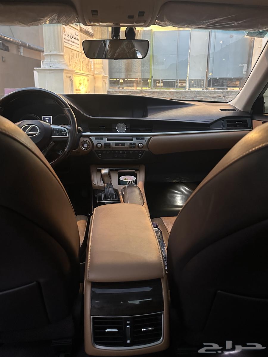 Lexus IS model 201763341609875586114