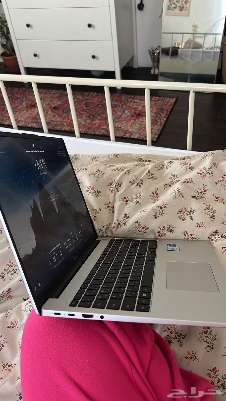 Huawei laptop device, used for 4 months, urgent sale63008577627009111