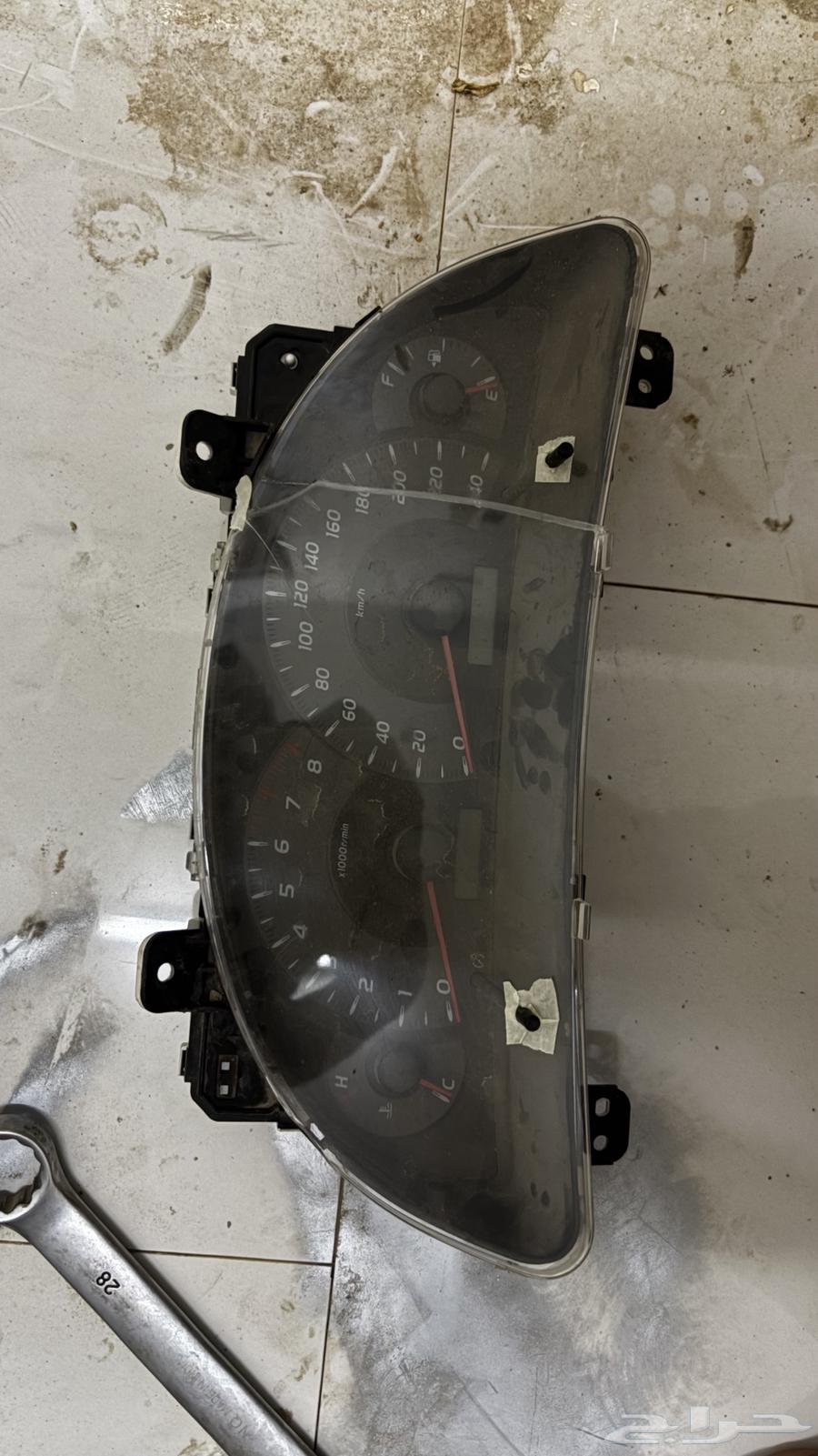 Selling odometer for Camry 2007 to 2011. The odometer is new, but the glass is broken.63336865406467110