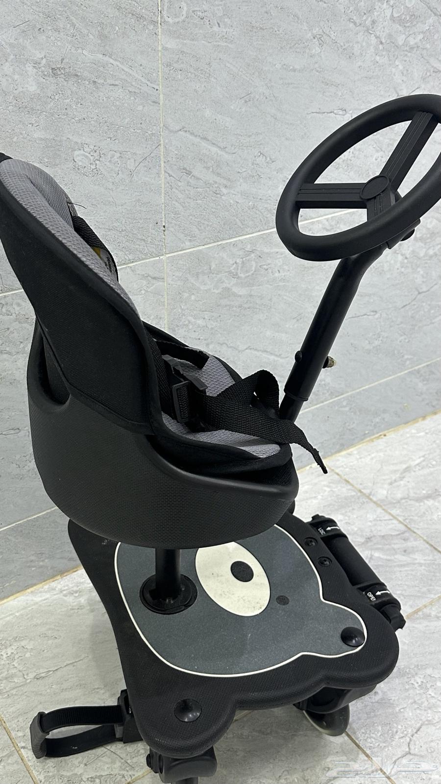 A baby stroller gets caught in another stroller from Mamas & Papas63221547415681111