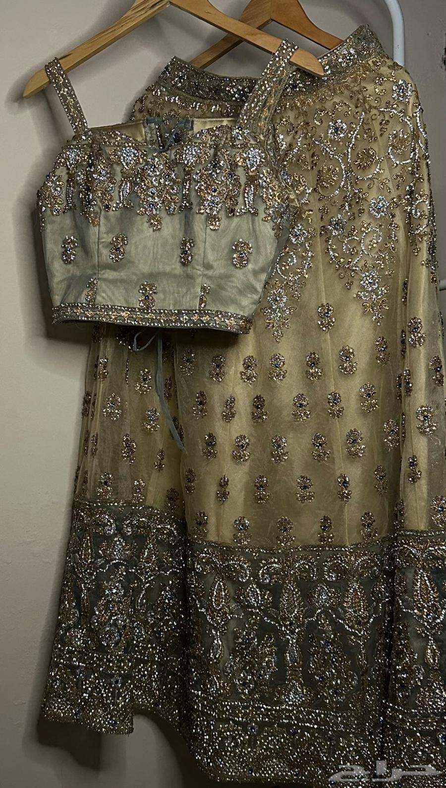 Bride's dress with clean details cost 1200, I want 80063223073552513111