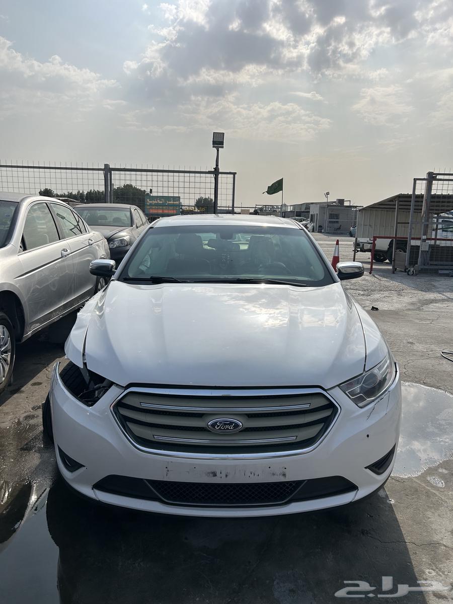 Ford Taurus 2016 salvage (( parts only ))63341215827969111