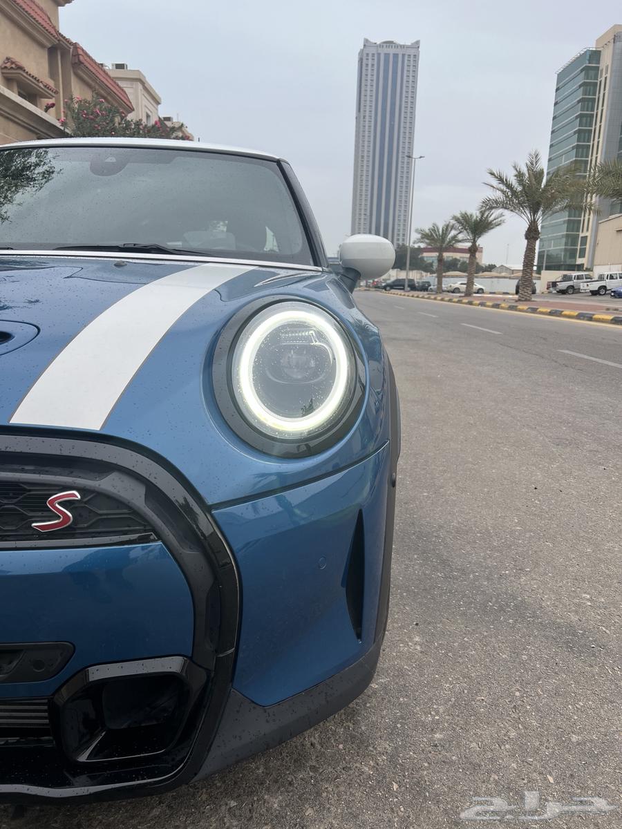 BMW Mini Cooper S 2024 model under warranty63337030397314113