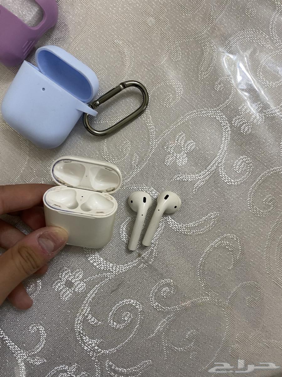 Second-generation Earbuds63221558687618112