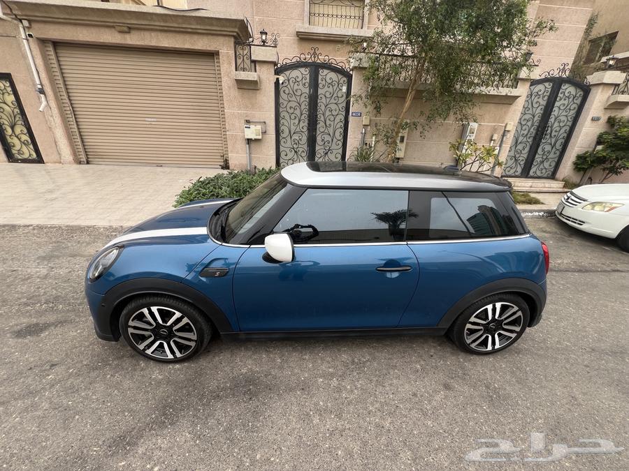 BMW Mini Cooper S 2024 model under warranty63337030397314110