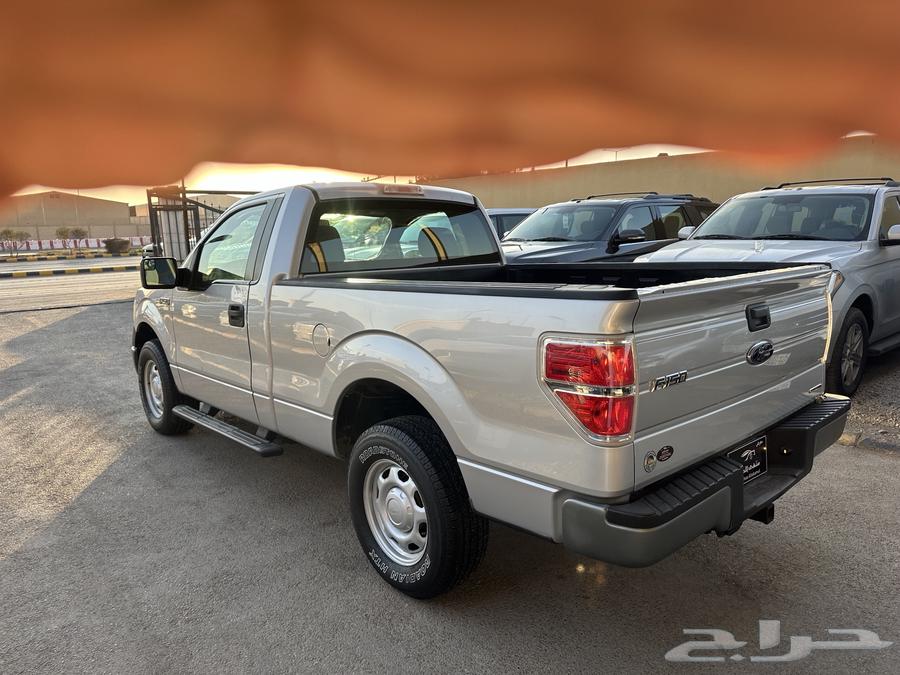 Ford F150, eight cylinders, agency, mileage 125,000 kilometers (sold)63341215814017113
