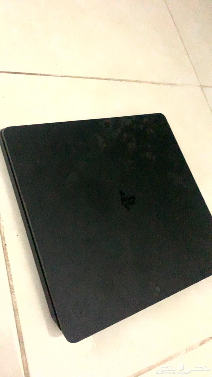 Sony 4 with hand and wires63219575169154112