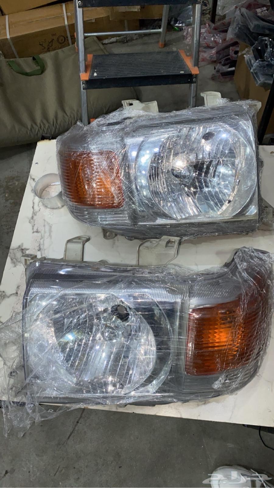 The lights of the quarter and four lamps have a two-year warranty.634702927852821113