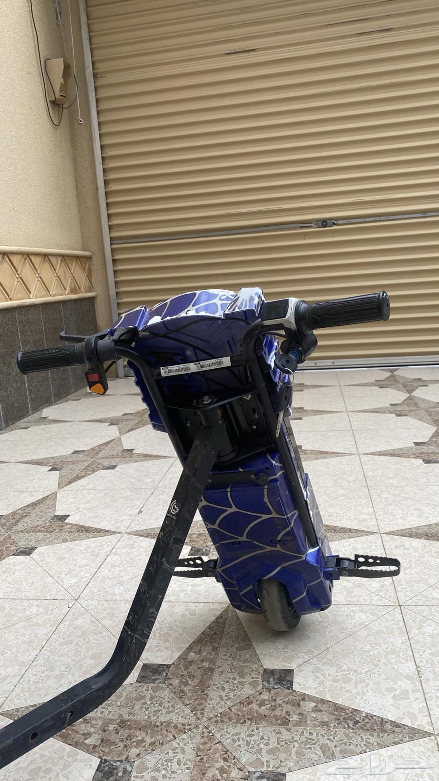 Urgently selling a blue drift scooter63219546444161114
