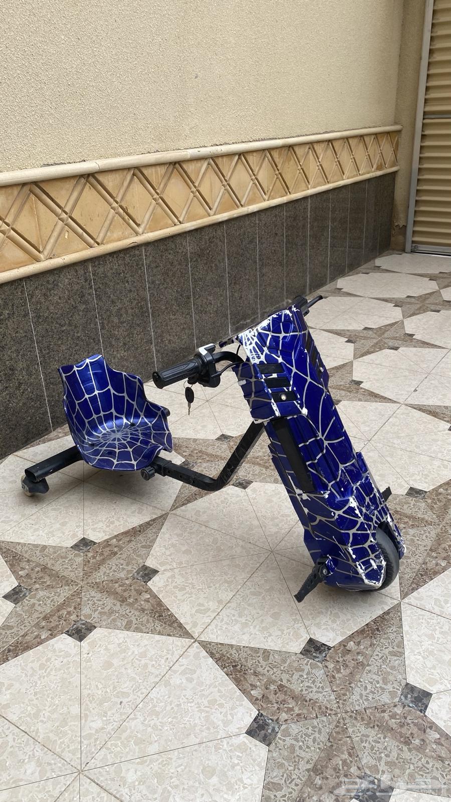 Urgently selling a blue drift scooter63219546444161112