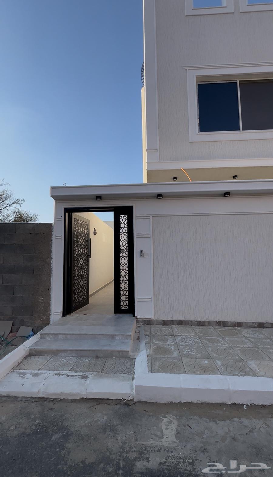 للايجار دور وملحق فاخر حي الضباب ابها62885311705089111