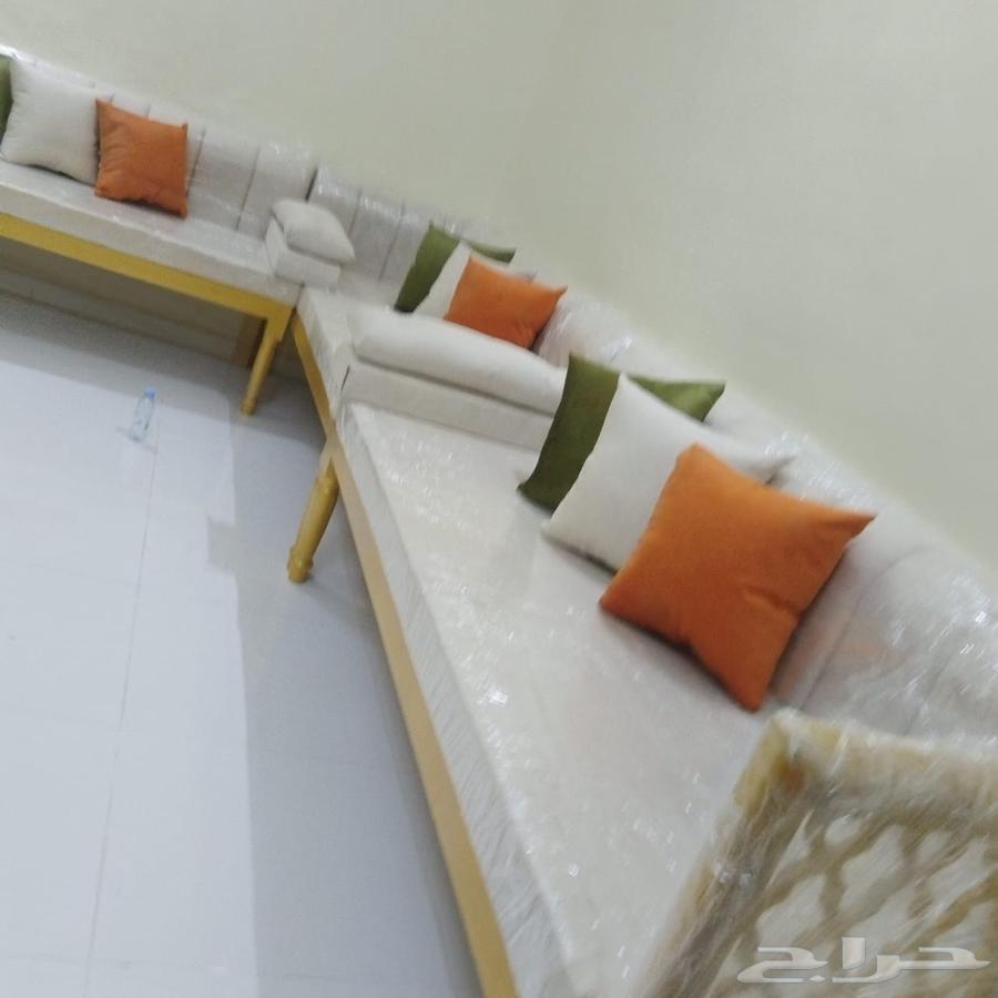 550 chairs63219552983298114
