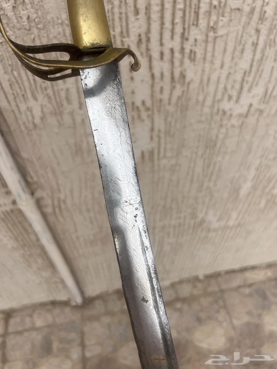 An antique sword over a hundred years old63220521636227112