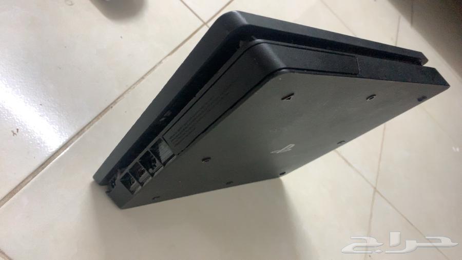 Sony 4 with hand and wires63219575169154111