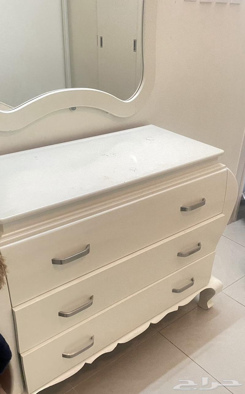 غرفه نفر ونص لون اوف وايت63218513989250112