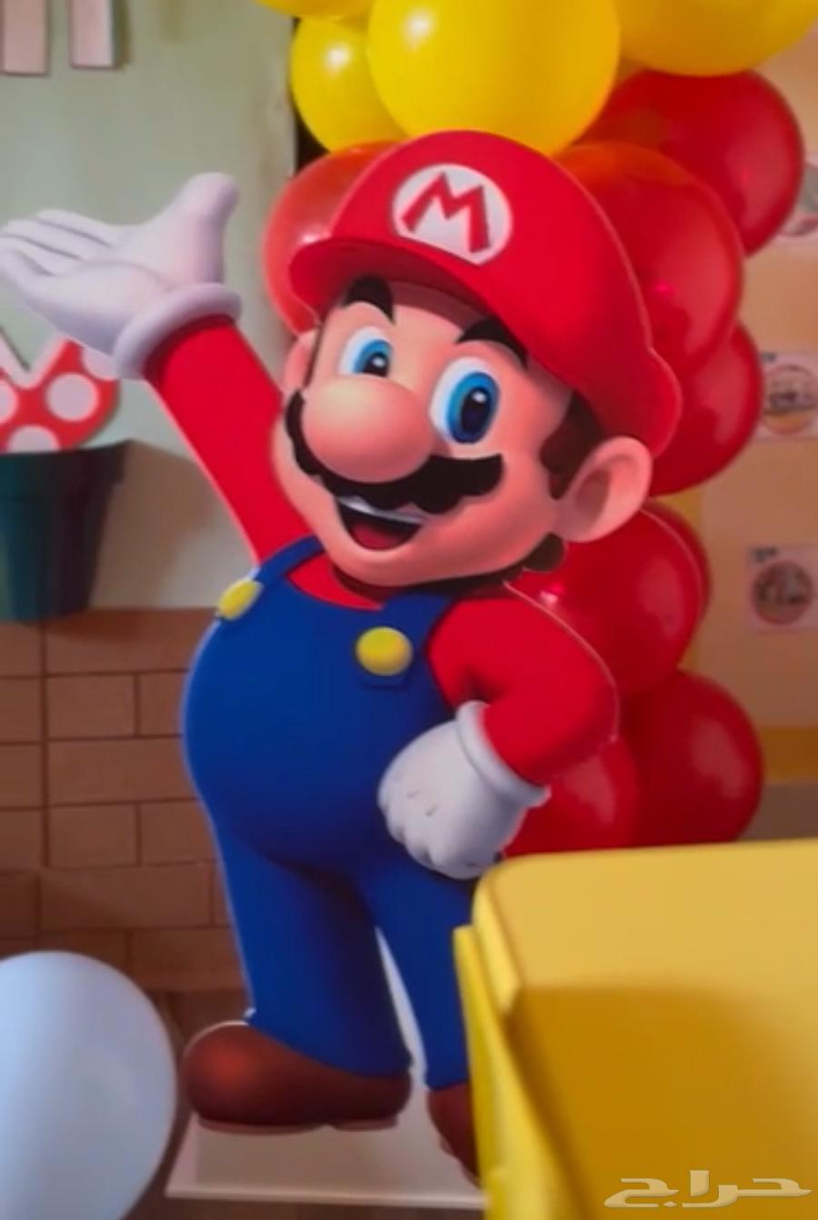 Mario and Princess party figurines63219578765954113