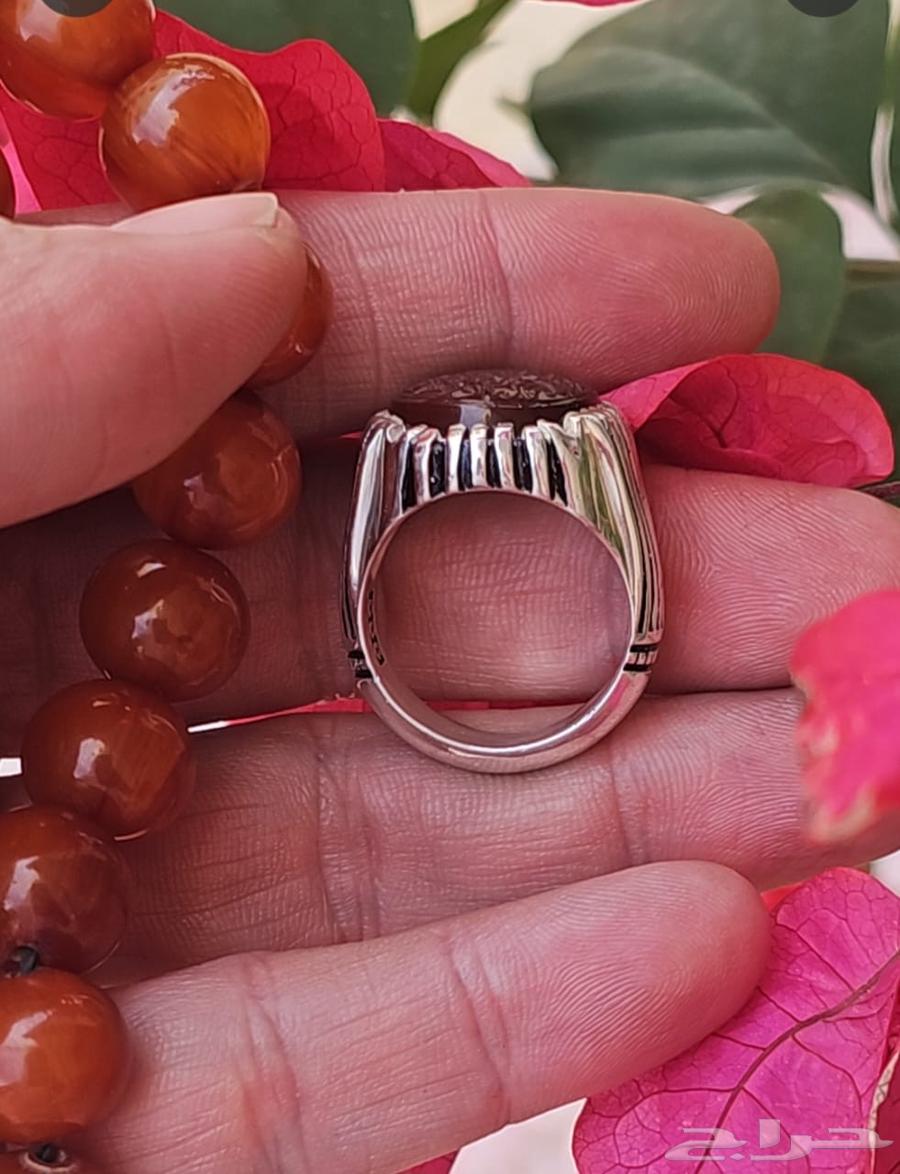 Agate ring and prayer beads set, liver-colored, engraved, and scented.63221574029059113