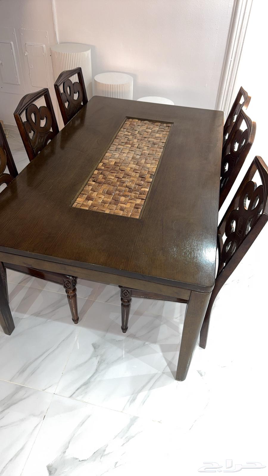 طاولة طعام63218037547779111