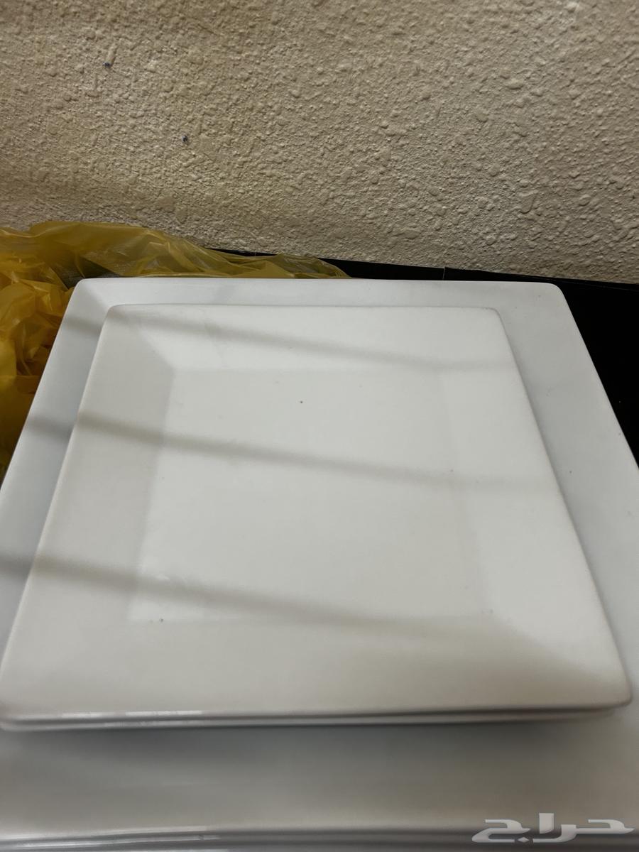 A collection of new dishes. Never used.63217552265475112