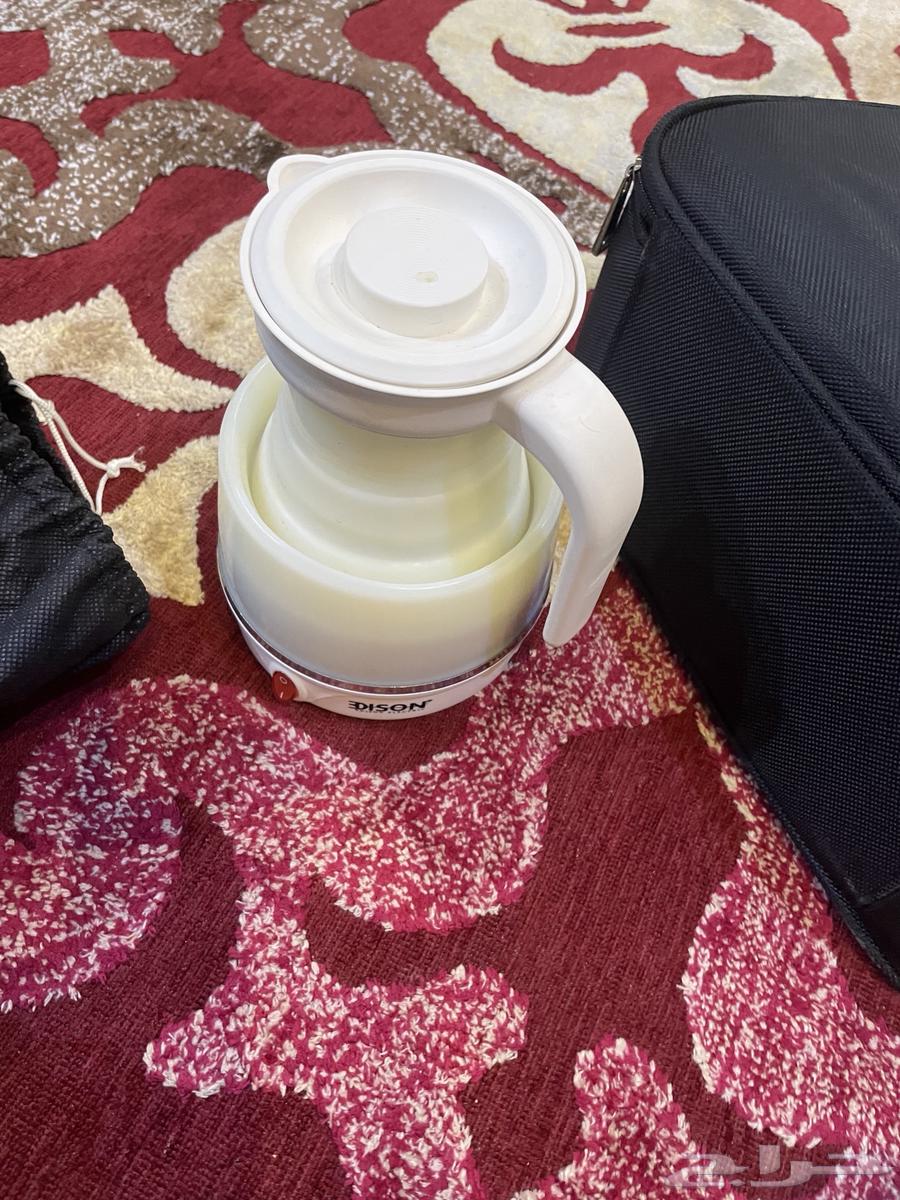 A collapsible kettle and also a dumpling maker.63218042247169112