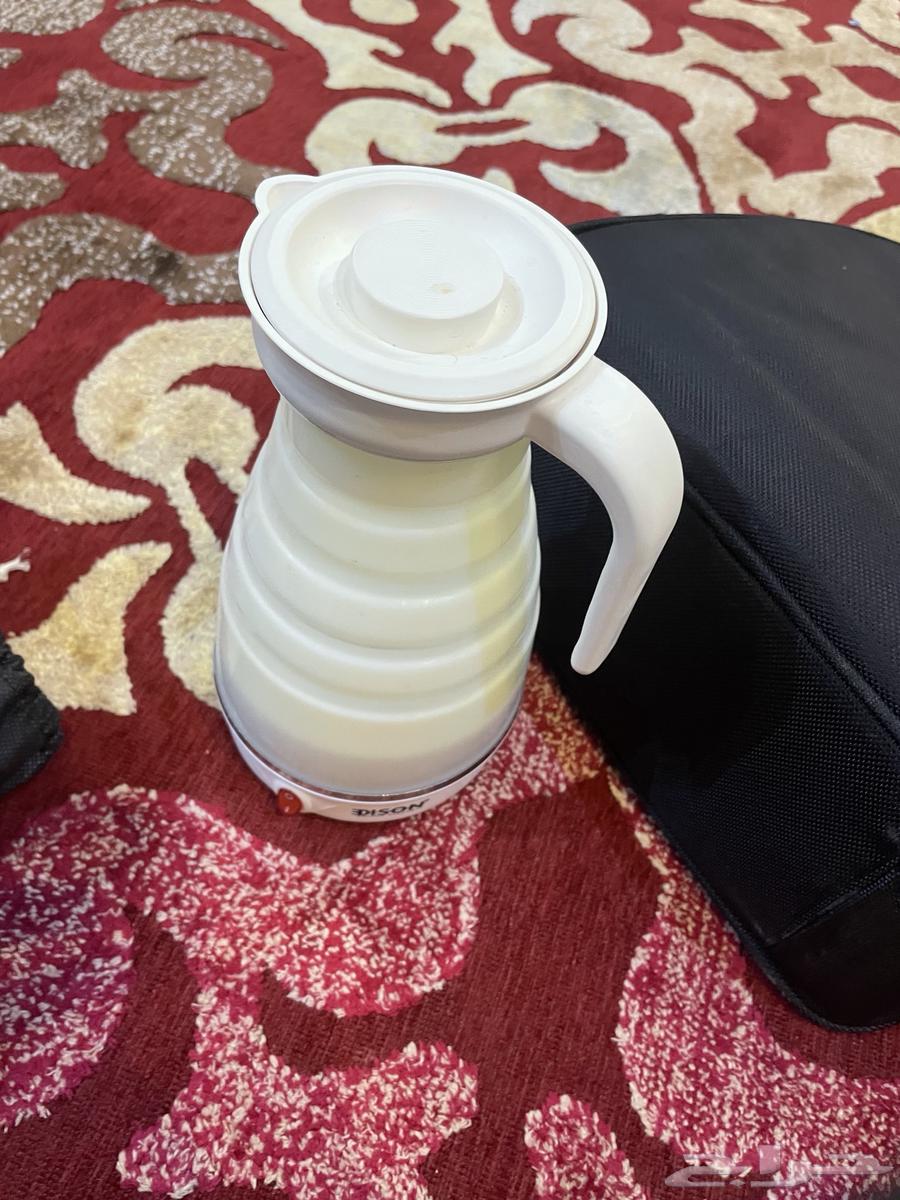 A collapsible kettle and also a dumpling maker.63218042247169111