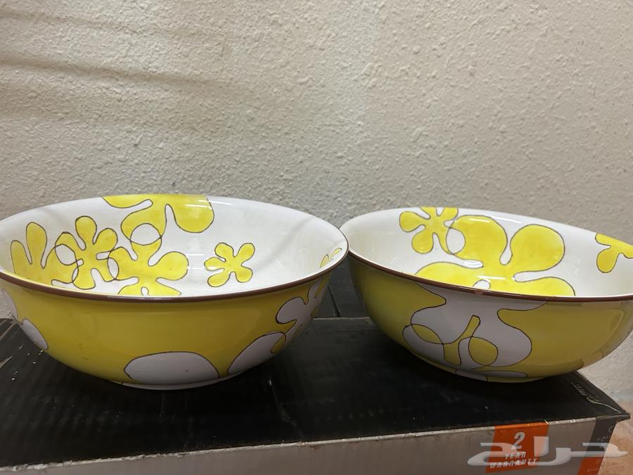 A collection of new dishes. Never used.63217552265475113
