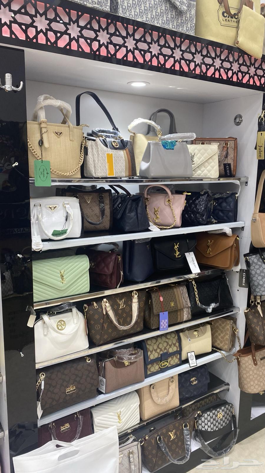Branded bags, first brand, their prices are high.63216591072001111