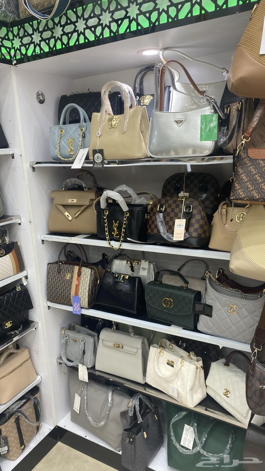 Branded bags, first brand, their prices are high.63216591072001113