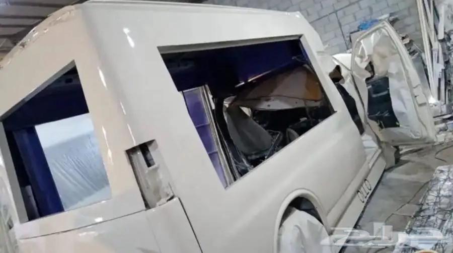 An ice cream car being fully equipped with all accessories and the car63328600466819118